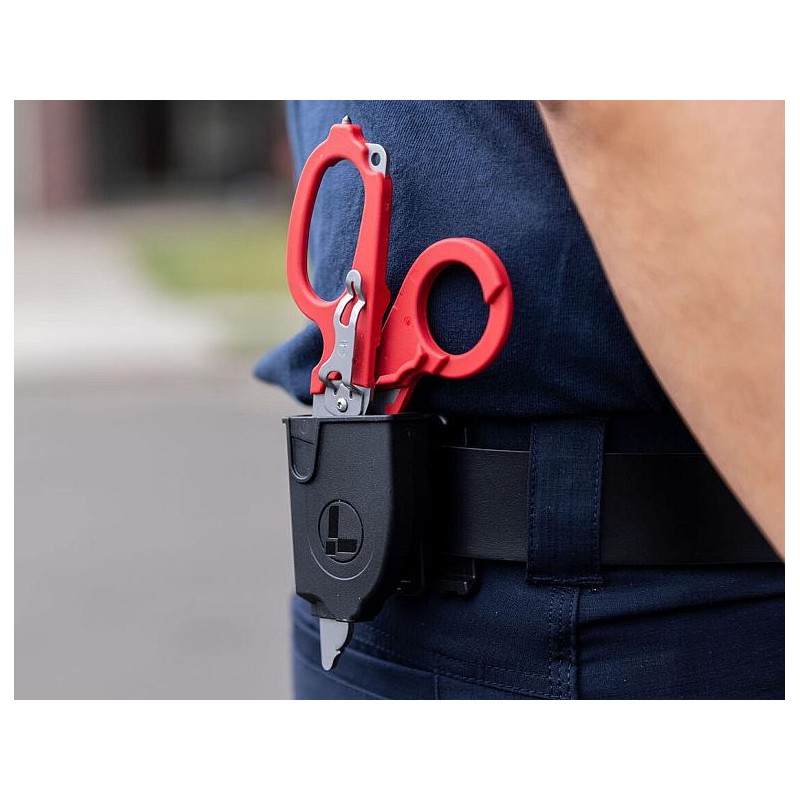 Leatherman Raptor In holster aan koppel