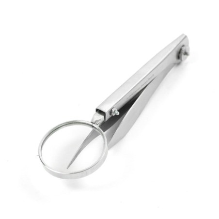 Duurzaam roestvrij staal – stevige, hygiënische pincet met geïntegreerde loep.