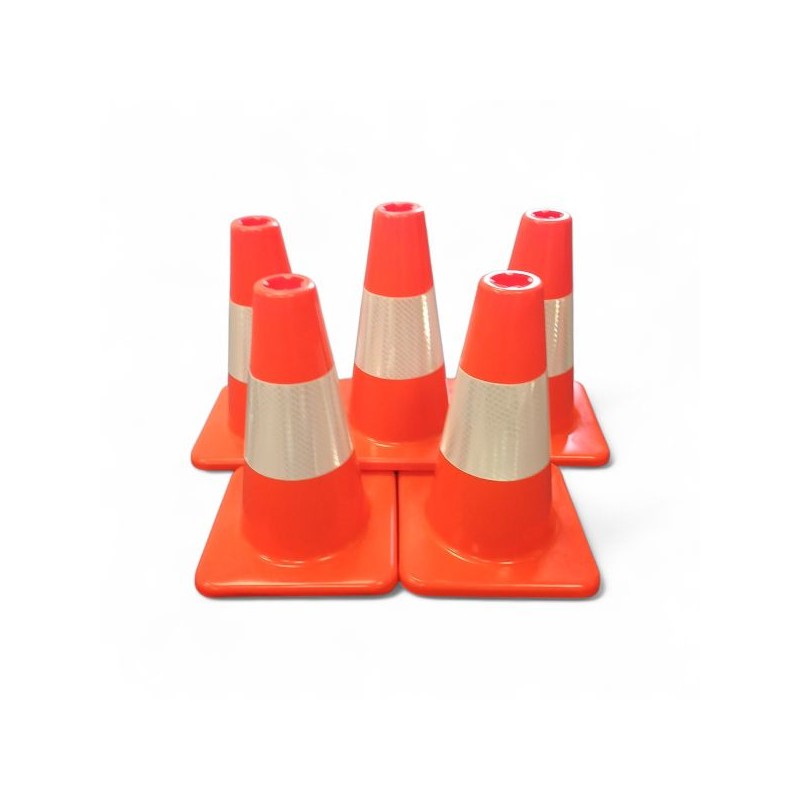 Set van 5 verkeerskegels. voor diverse doeleinden