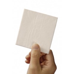 Niet verklevende kompressen. Ehbo gaasjes die niet aan de wond plakken