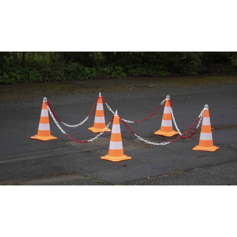 5 pylonnen met ketting - Complete set in gebruik